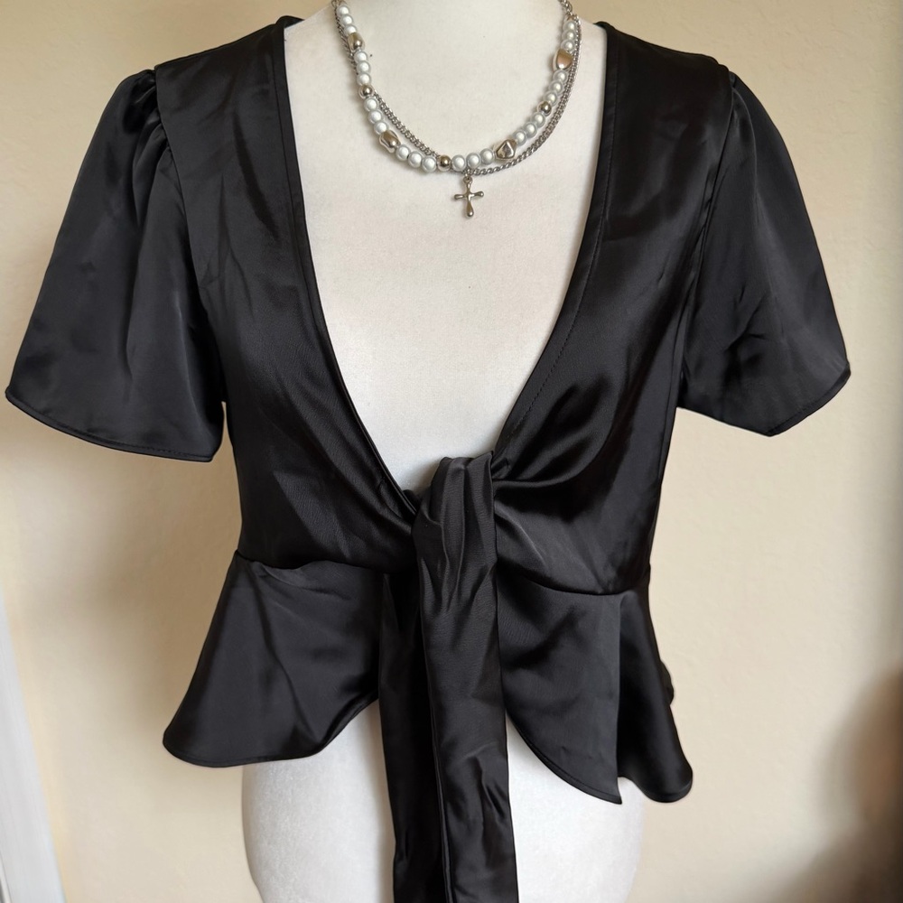 NWT Wild Fable Black Satin Tie-Front Blouse size M
